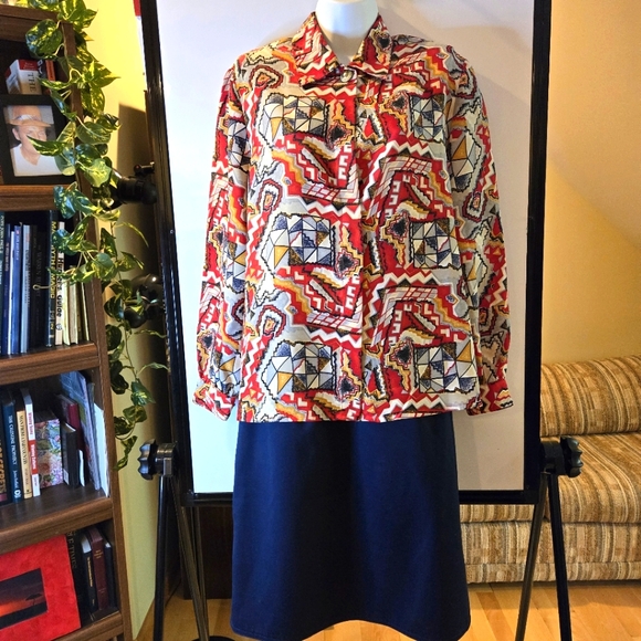 Classic Collection Woman's Abstract Print Blouse, Long Sleeve, Size 12 - Picture 4 of 11